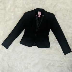 Candie's black blazer